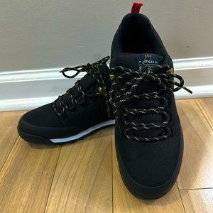 Joules Adventure Ramble Black Waterproof Hiking
Shoes Size: 8
